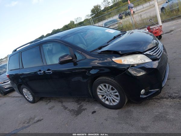 2017 TOYOTA SIENNA XLE 8 PASSENGER — I116