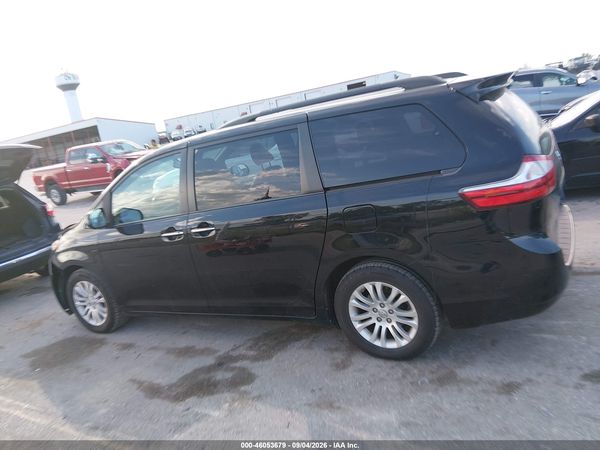 2017 TOYOTA SIENNA XLE 8 PASSENGER — I117