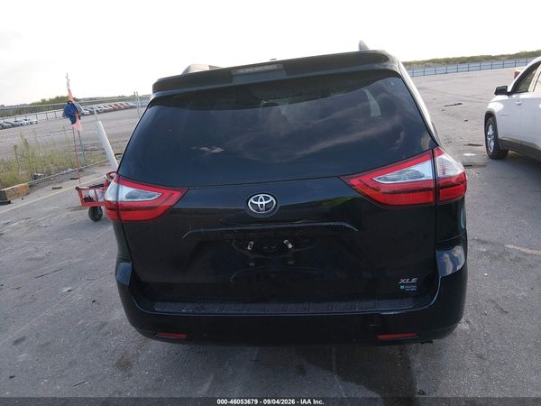 2017 TOYOTA SIENNA XLE 8 PASSENGER — I119