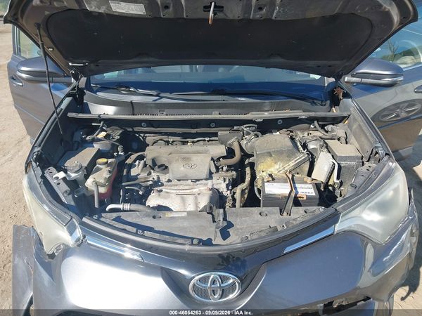2016 TOYOTA RAV4 XLE — I10