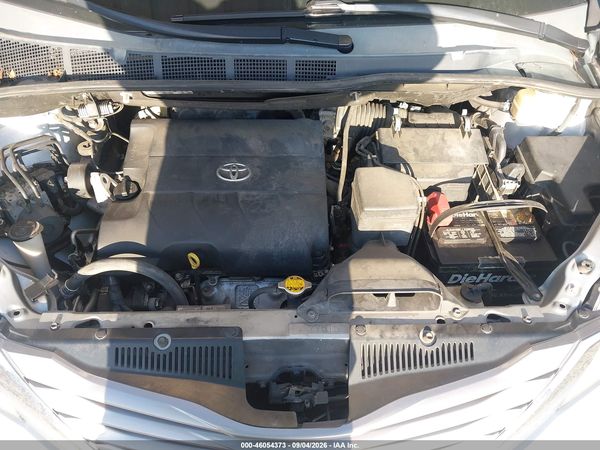 2015 TOYOTA SIENNA XLE PREMIUM 8 PASSENGER