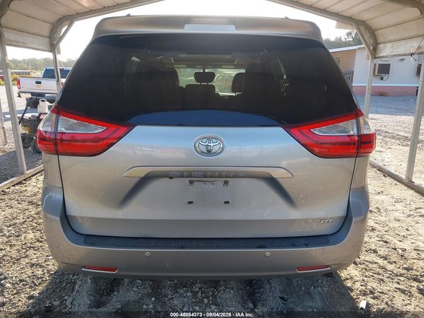 2015 TOYOTA SIENNA XLE PREMIUM 8 PASSENGER