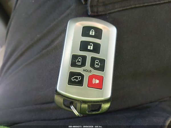 2015 TOYOTA SIENNA XLE PREMIUM 8 PASSENGER
