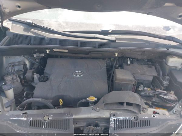2013 TOYOTA SIENNA LE V6 8 PASSENGER — I10