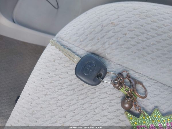 2013 TOYOTA SIENNA LE V6 8 PASSENGER — I11