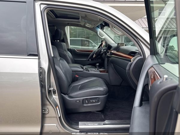 2016 LEXUS LX 570