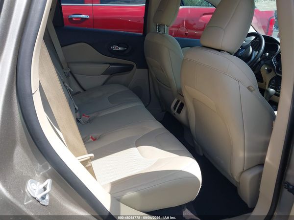 2019 JEEP CHEROKEE LATITUDE FWD — I8