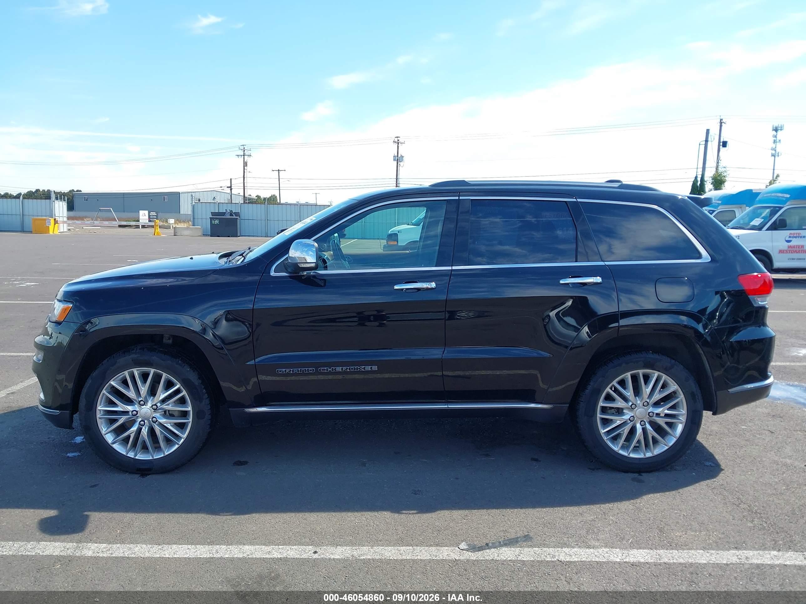 2017 JEEP GRAND CHEROKEE SUMMIT 4X4