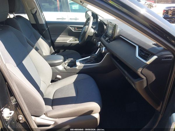 2019 TOYOTA RAV4 LE — I5