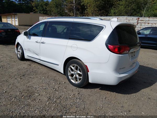 2019 CHRYSLER PACIFICA TOURING L PLUS — I3