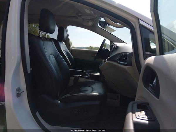 2019 CHRYSLER PACIFICA TOURING L PLUS — I5