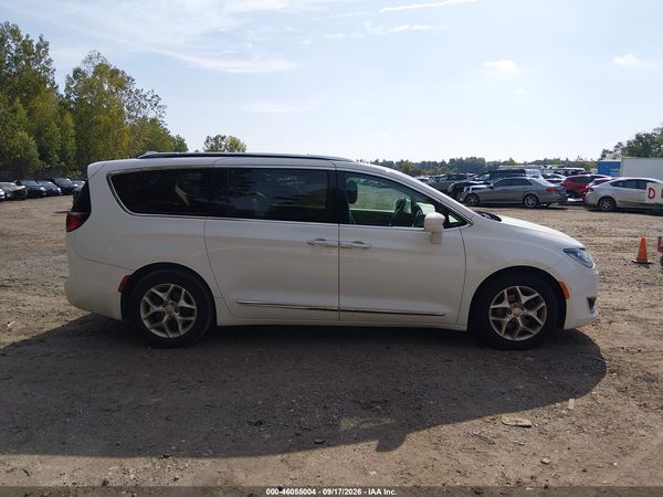 2019 CHRYSLER PACIFICA TOURING L PLUS — I116