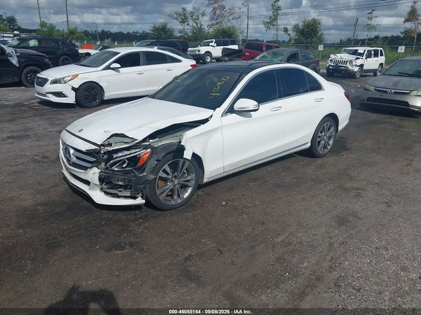 2015 MERCEDES-BENZ C 300 — I2
