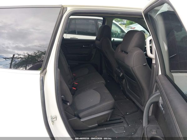 2015 CHEVROLET TRAVERSE 1LT — I8