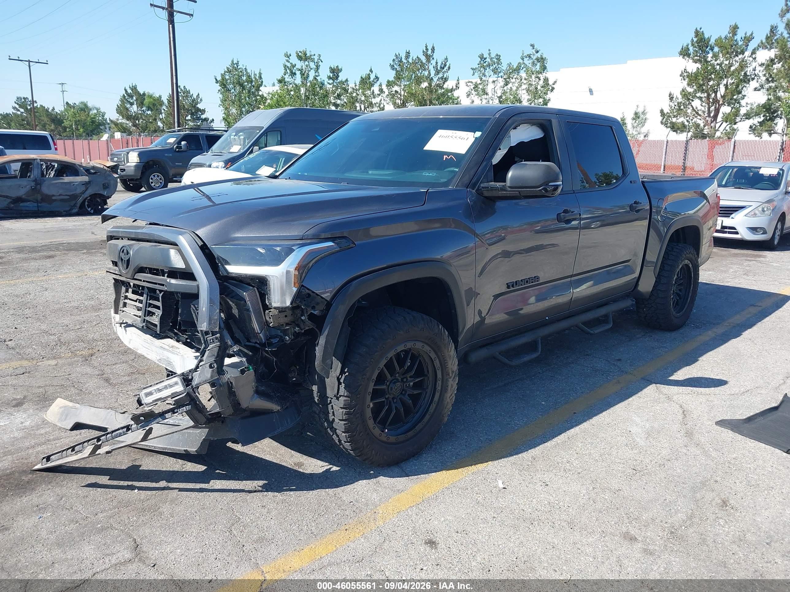 2025 TOYOTA TUNDRA SR5 — I2