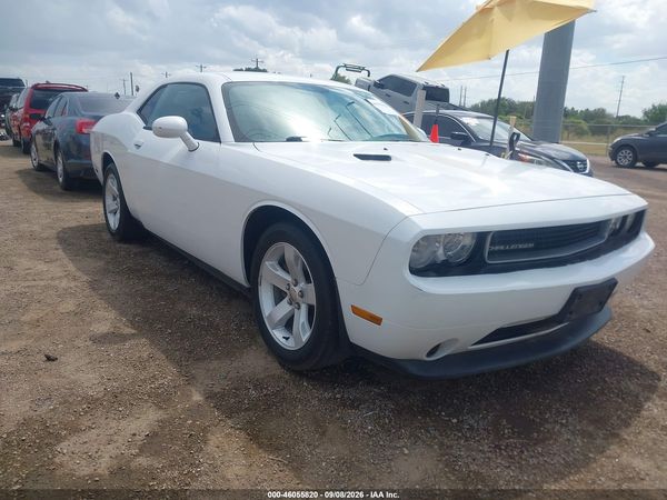 2014 DODGE CHALLENGER SXT — I1