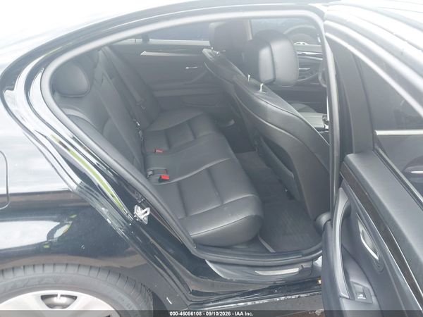 2012 BMW 528I XDRIVE — I8
