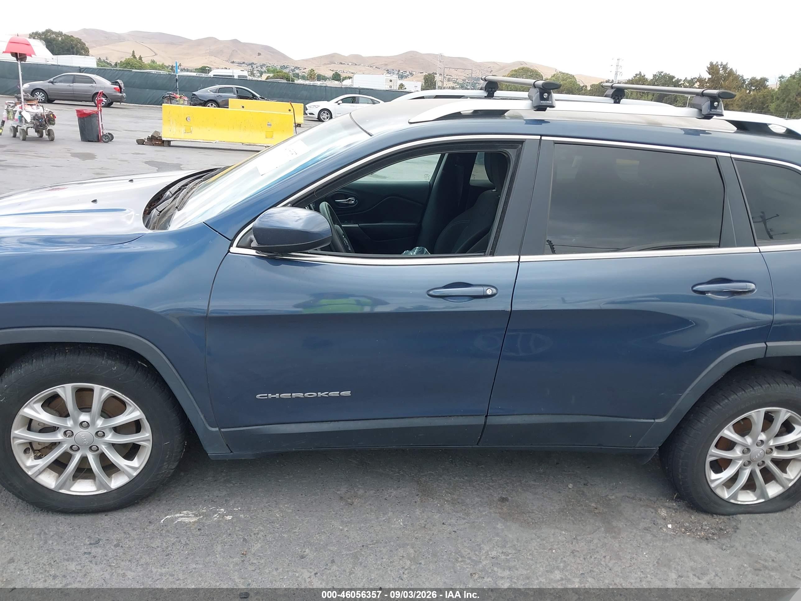 2019 JEEP CHEROKEE LATITUDE FWD