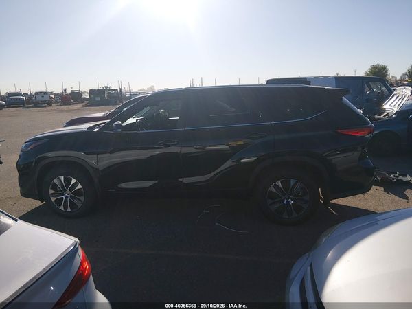 2023 TOYOTA HIGHLANDER HYBRID XLE — I117