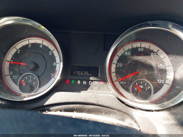 2015 DODGE GRAND CARAVAN SXT — I7