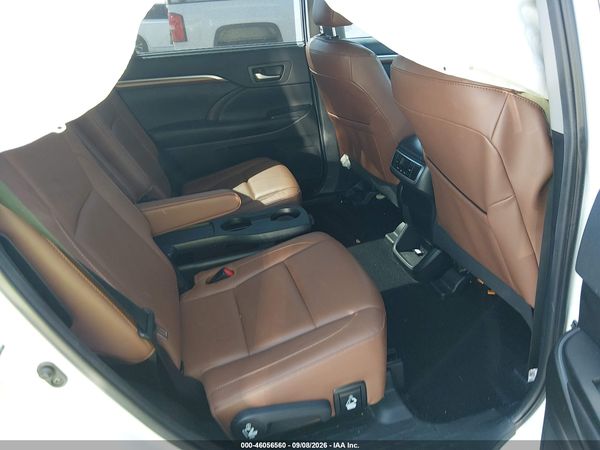 2019 TOYOTA HIGHLANDER LIMITED — I8