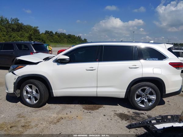 2019 TOYOTA HIGHLANDER LIMITED — I117