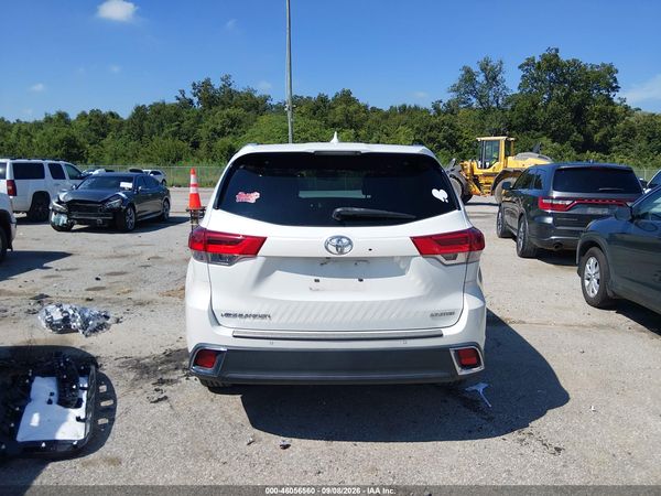 2019 TOYOTA HIGHLANDER LIMITED — I119