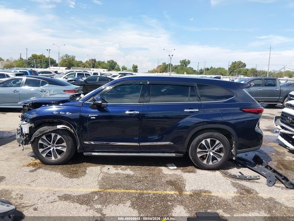 2021 TOYOTA HIGHLANDER XLE — I117