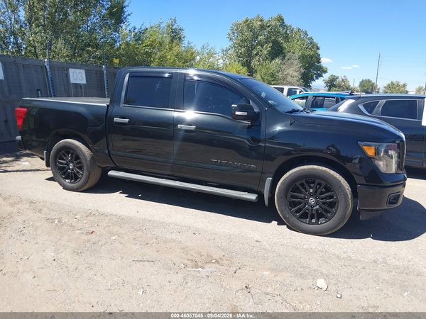 2018 NISSAN TITAN SV