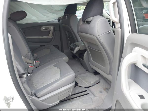 2012 CHEVROLET TRAVERSE LS — I8