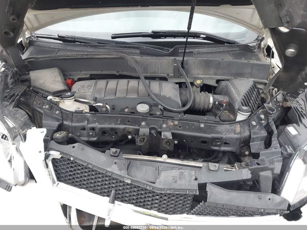 2012 CHEVROLET TRAVERSE LS — I10