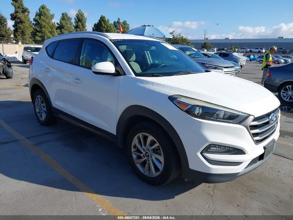 2016 HYUNDAI TUCSON SE