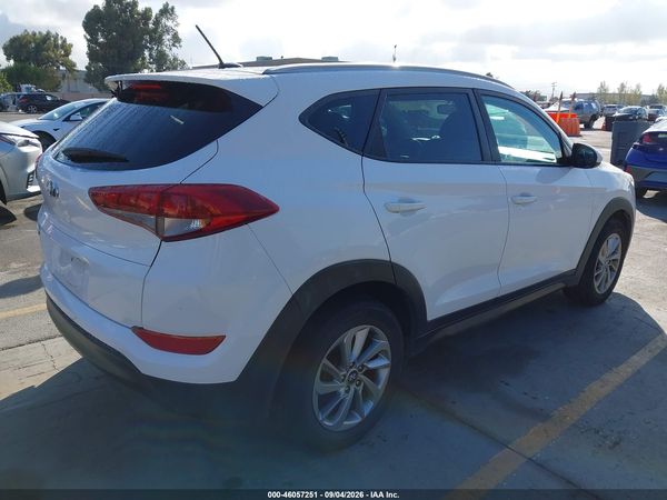 2016 HYUNDAI TUCSON SE