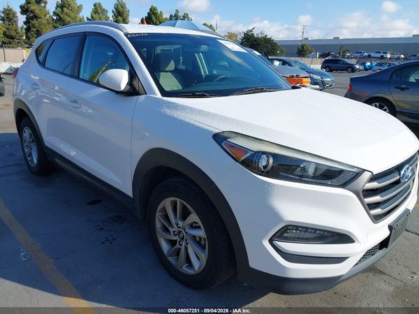 2016 HYUNDAI TUCSON SE