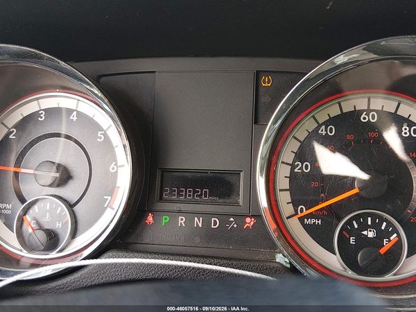 2012 DODGE GRAND CARAVAN SXT — I7