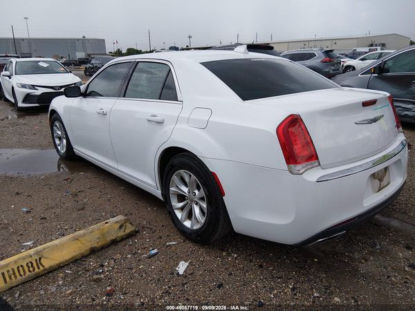 2015 CHRYSLER 300 LIMITED — I3