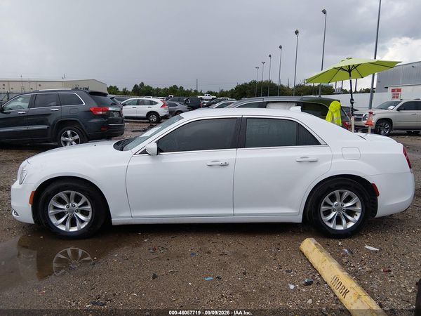 2015 CHRYSLER 300 LIMITED — I117