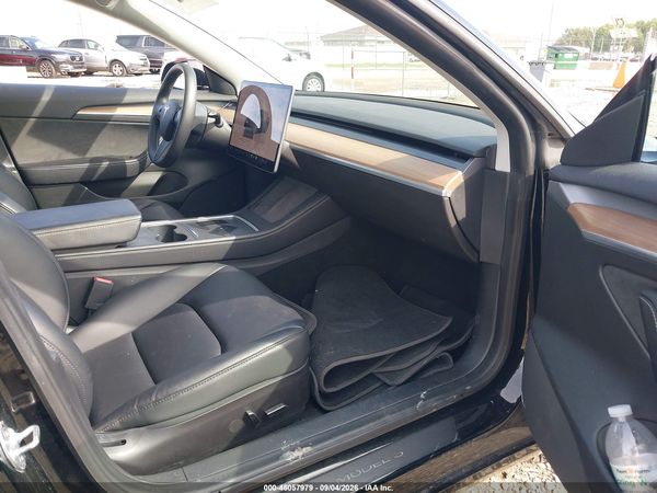 2022 TESLA MODEL 3 — I5