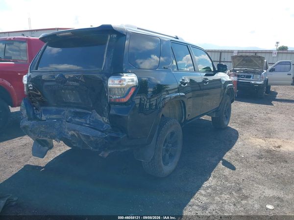 2017 TOYOTA 4RUNNER SR5 — I4