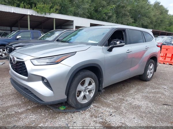 2022 TOYOTA HIGHLANDER LE — I2