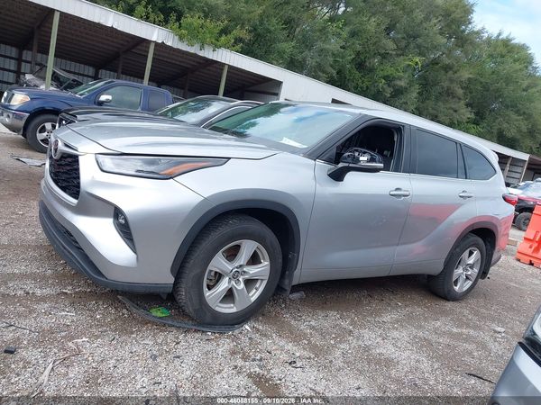 2022 TOYOTA HIGHLANDER LE — I117