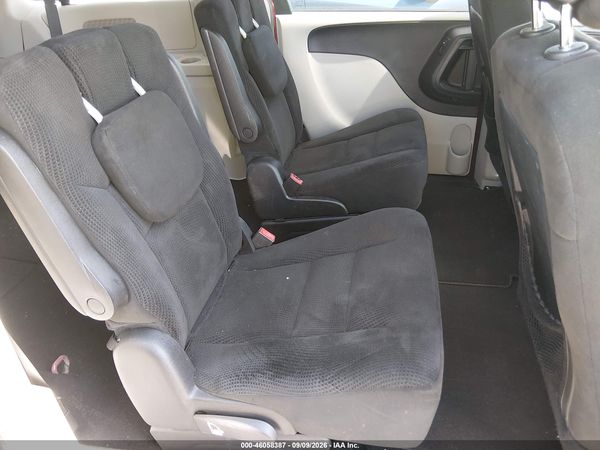 2016 DODGE GRAND CARAVAN SXT — I8