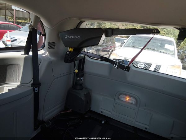 2016 DODGE GRAND CARAVAN SXT — I13
