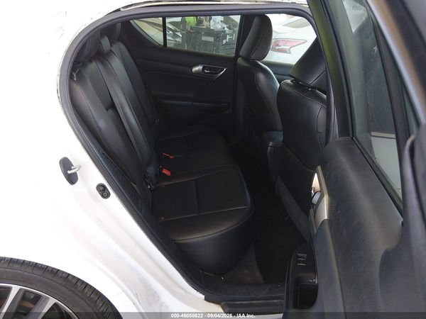2016 LEXUS CT 200H — I8