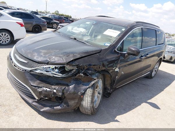 2017 CHRYSLER PACIFICA — I2