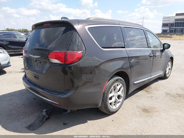 2017 CHRYSLER PACIFICA TOURING-L — I4