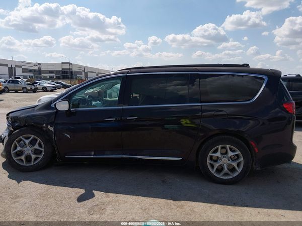 2017 CHRYSLER PACIFICA TOURING-L — I117