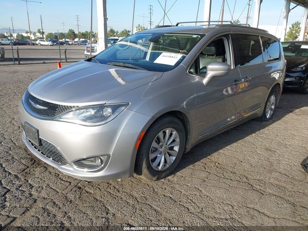 2018 CHRYSLER PACIFICA — I2