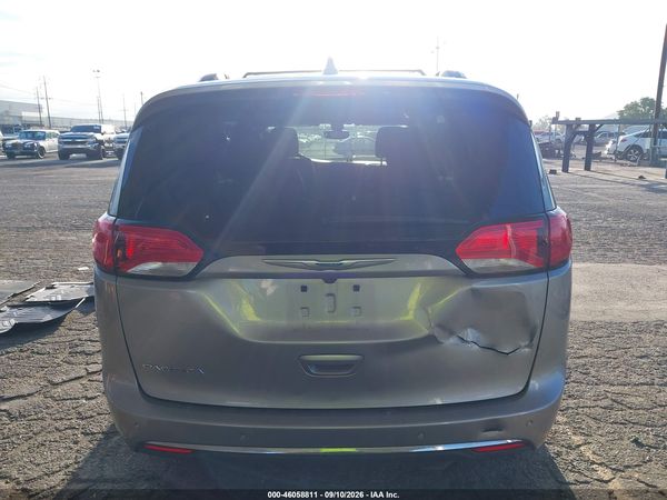 2018 CHRYSLER PACIFICA TOURING L — I119