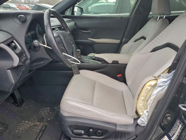 2020 LEXUS UX 250h Base — DENT